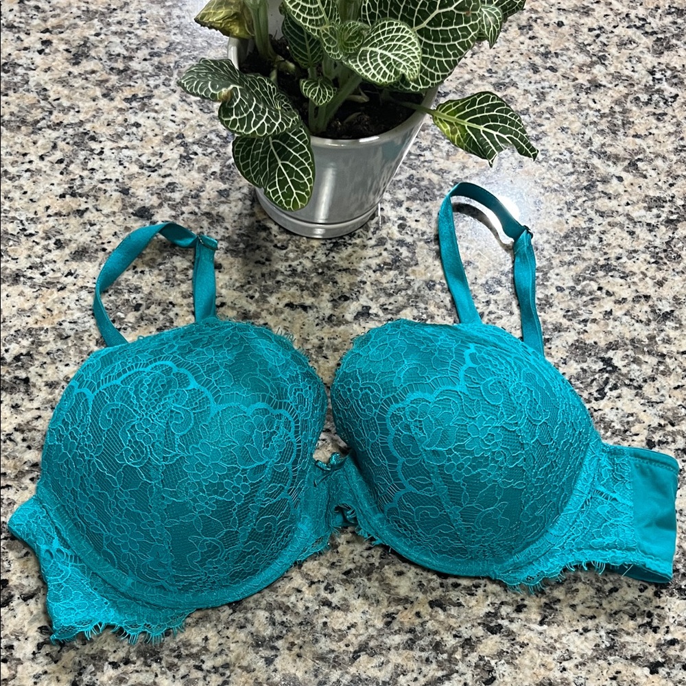 Victoria's Secret Turquoise Lace Bra